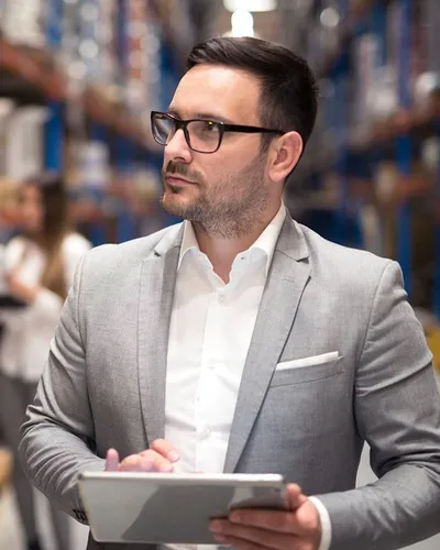 How Machine Learning Enhances Supply Chain Efficiency